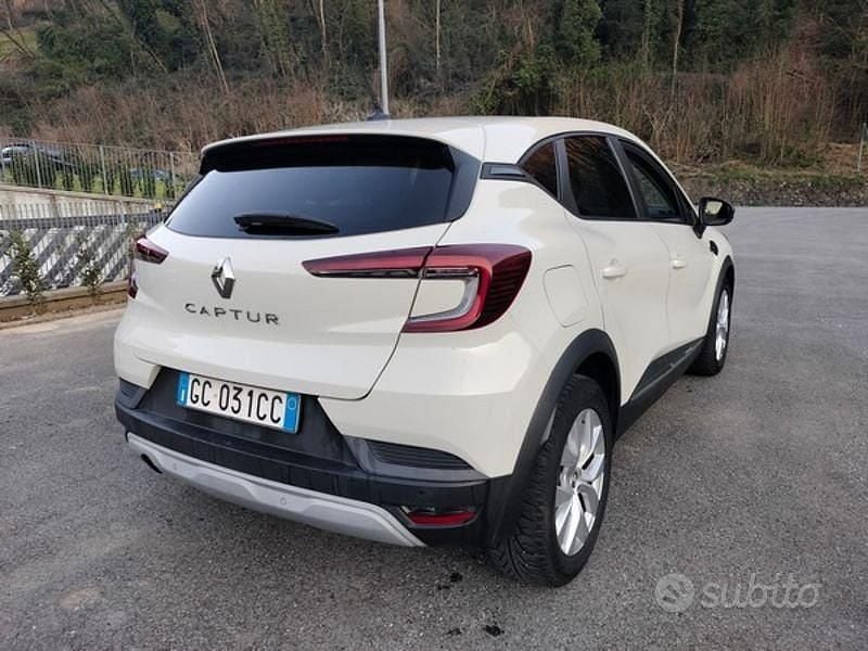 Usata Renault Captur Business 101 CV (74 kW) 2020 Beige SUV