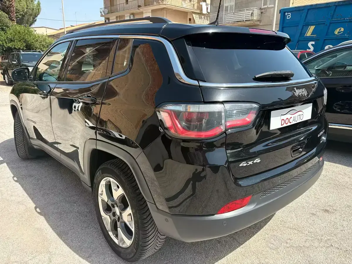 Usata Jeep Compass Limited 140 CV (102 kW) 2018 Nero SUV