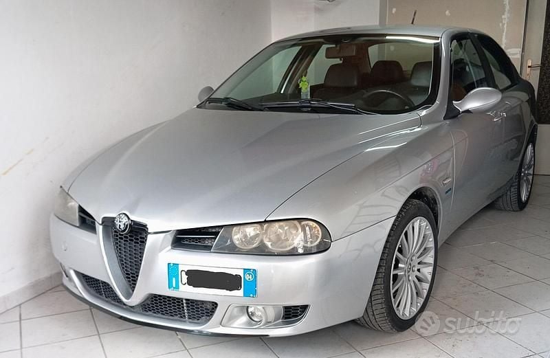 Usata Alfa Romeo 156 150 CV (110 kW) 2004 Grigio Berlina