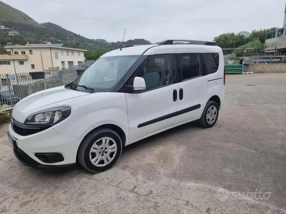 Usata Fiat Doblò 105 CV (77 kW) 2019 Monovolume