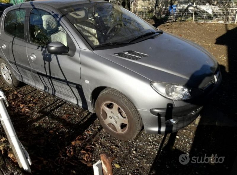 Usato 2004 Peugeot 206 1.4 Diesel 88 CV (2.000 €)