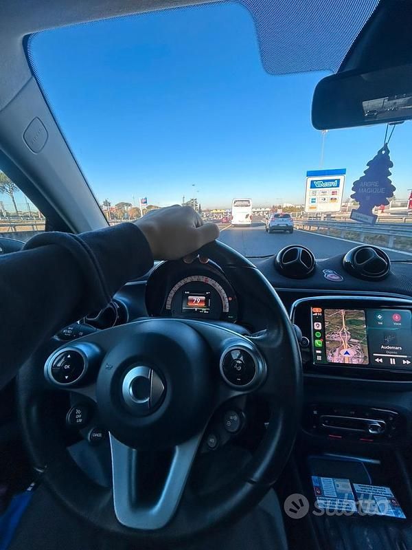 Usata Smart ForTwo Coupé 22 kW (30 CV) 2022 Grigio Utilitaria