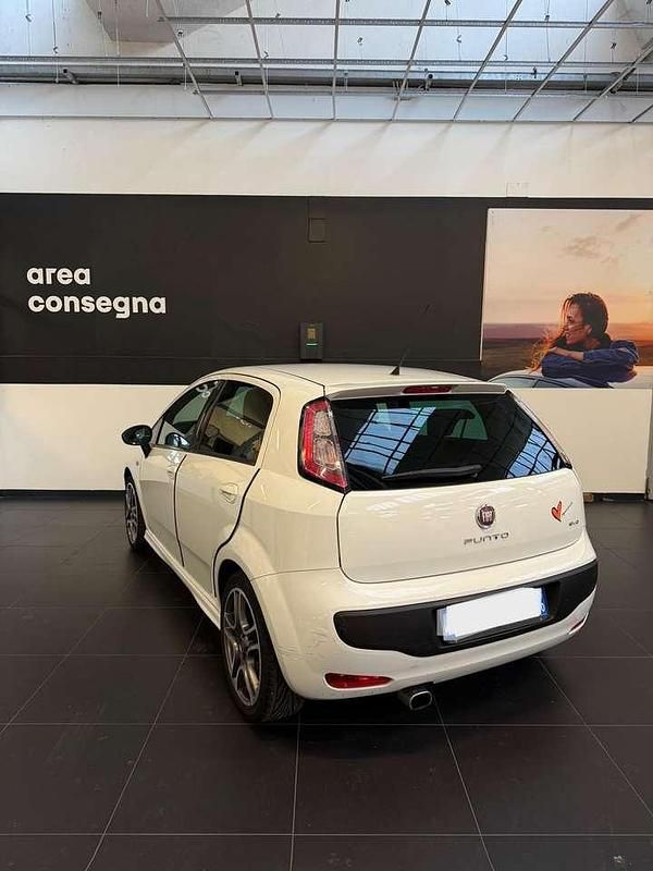 Usata Fiat Punto Evo Dynamic 105 CV (77 kW) 2010 Bianco Utilitaria