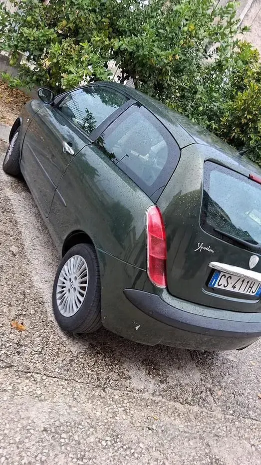Usata Lancia Ypsilon 70 CV (51 kW) 2004 Verde Utilitaria