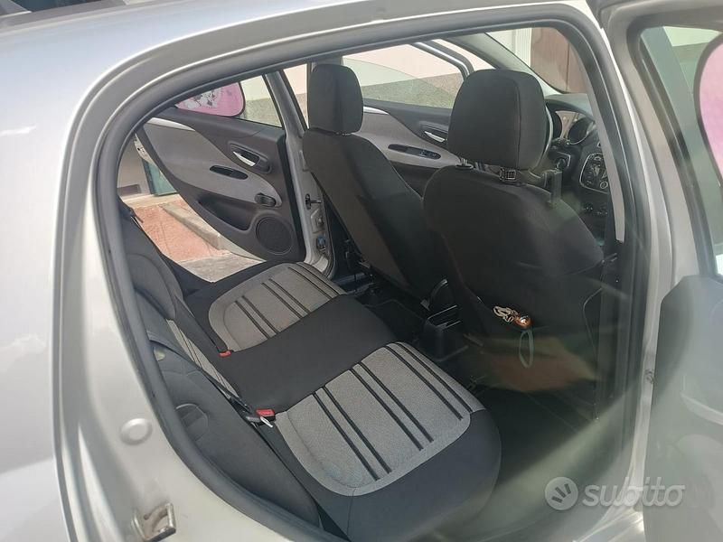Usata Fiat Punto Evo 95 CV (69 kW) 2011 Grigio Utilitaria