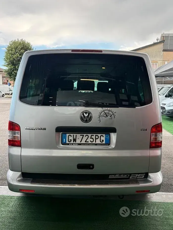 Usata VW Multivan Startline 131 CV (96 kW) 2008 Grigio Monovolume