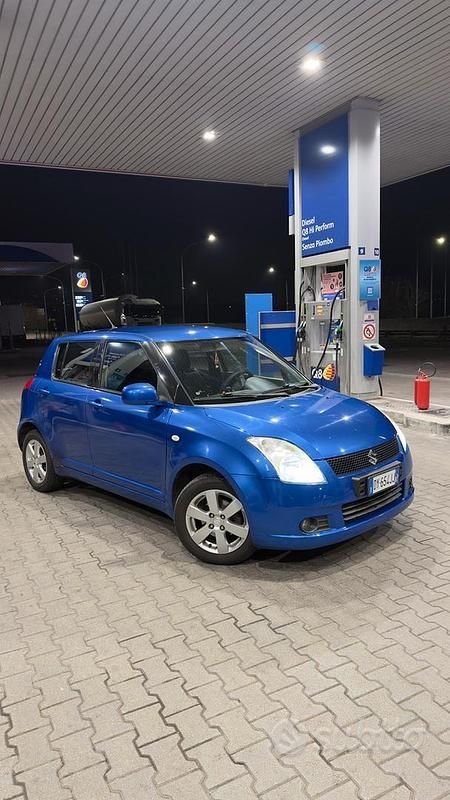 Usata Suzuki Swift 92 CV (67 kW) 2010 Blu Utilitaria
