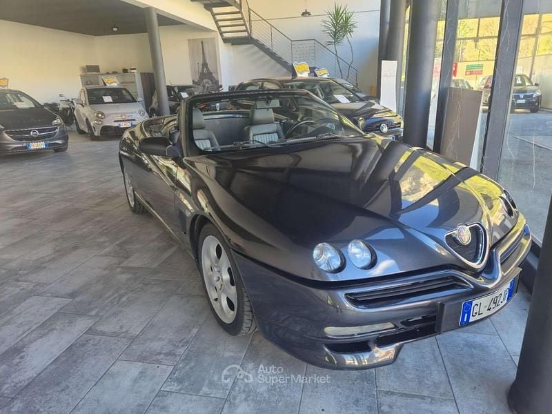 Usata Alfa Romeo Spider 150 CV (110 kW) 2002 Nero Cabrio