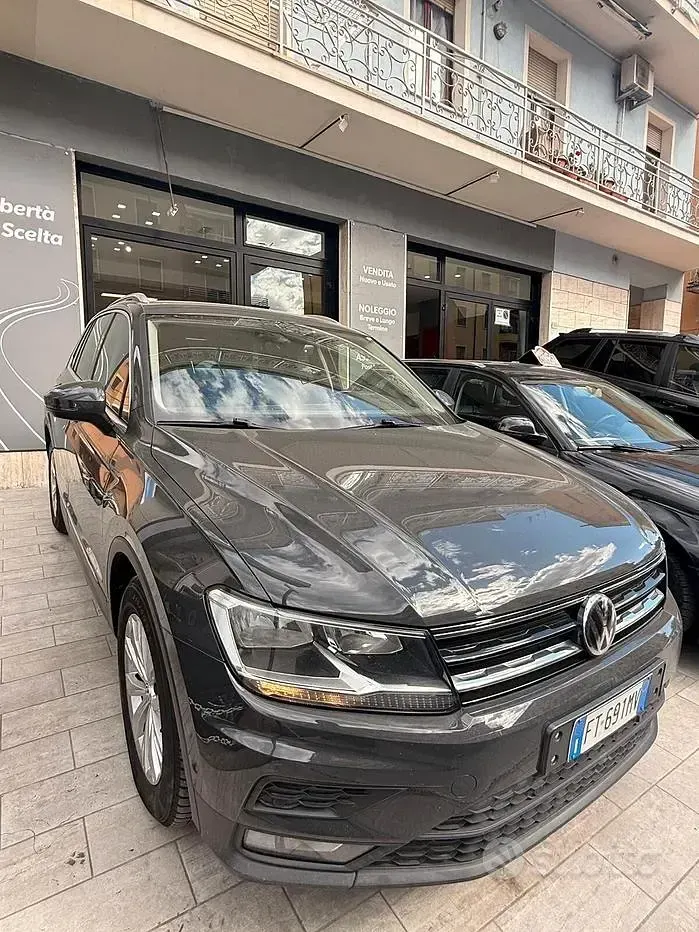Usata VW Tiguan Business 150 CV (110 kW) 2018 Grigio SUV