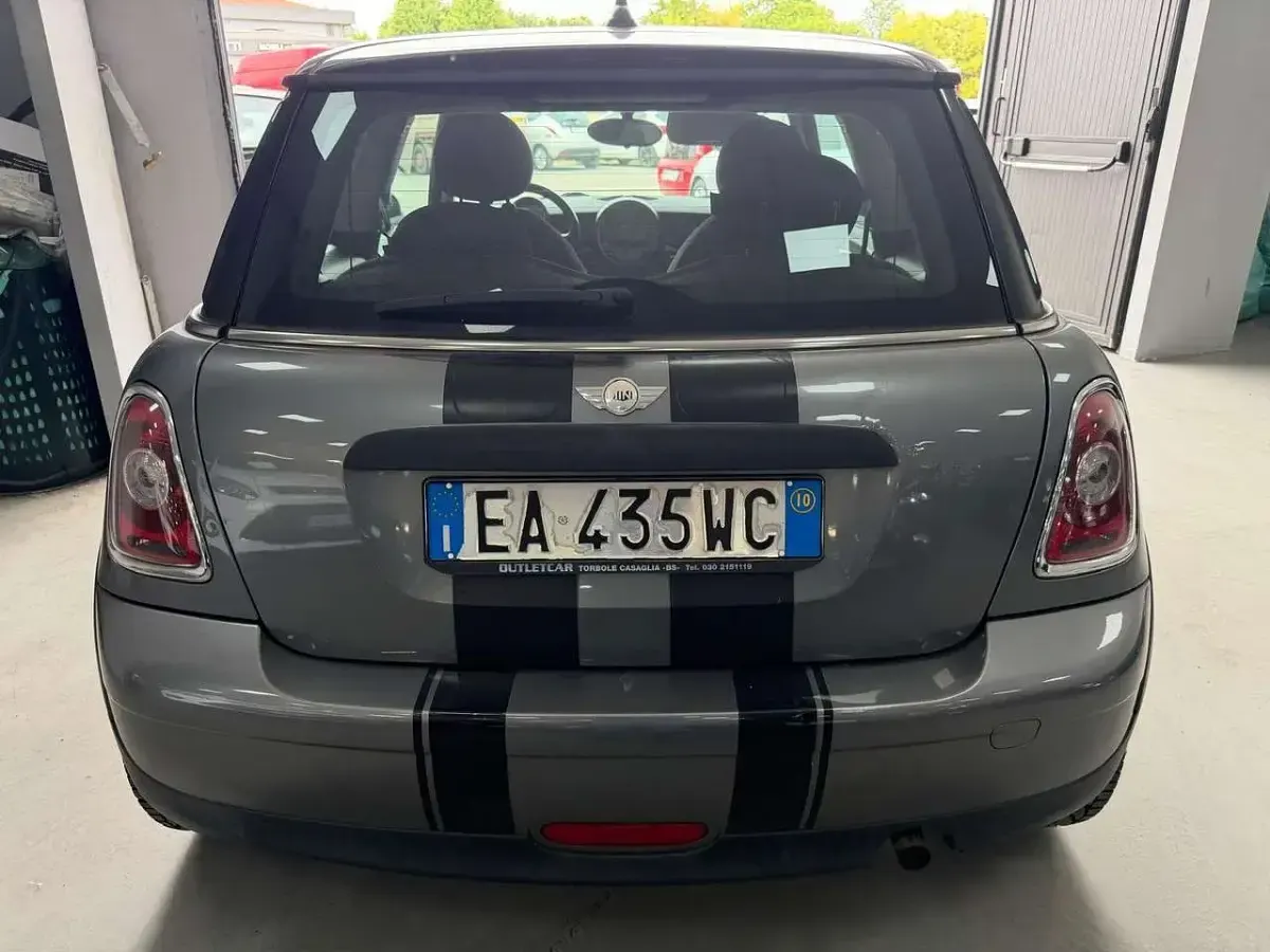 Begagnad Mini Cooper 75 HK (55 kW) 2010 Grå Halvkombi