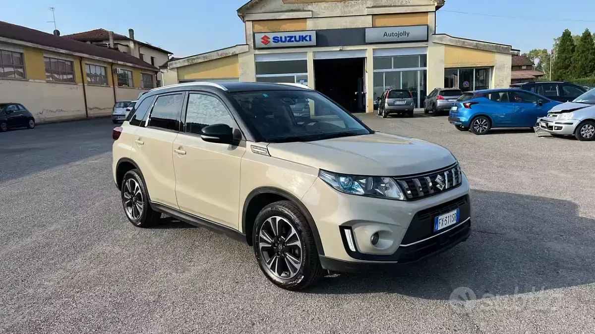 Usata Suzuki Vitara 140 CV (102 kW) 2019 Beige SUV