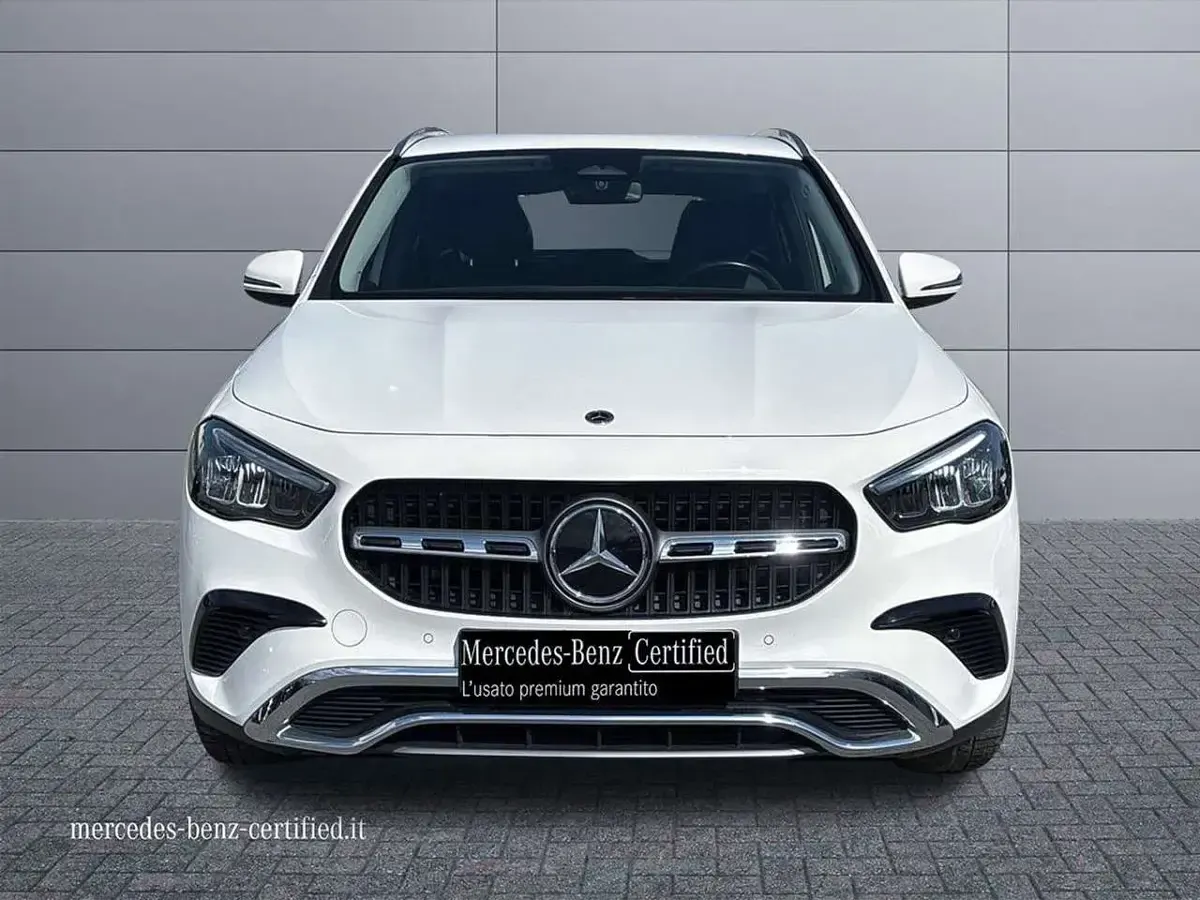Usata Mercedes GLA180 Advanced 116 CV (85 kW) 2023 Bianco SUV