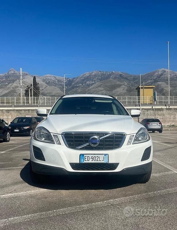 Usata Volvo XC60 Kinetic 175 CV (128 kW) 2010 Bianco SUV