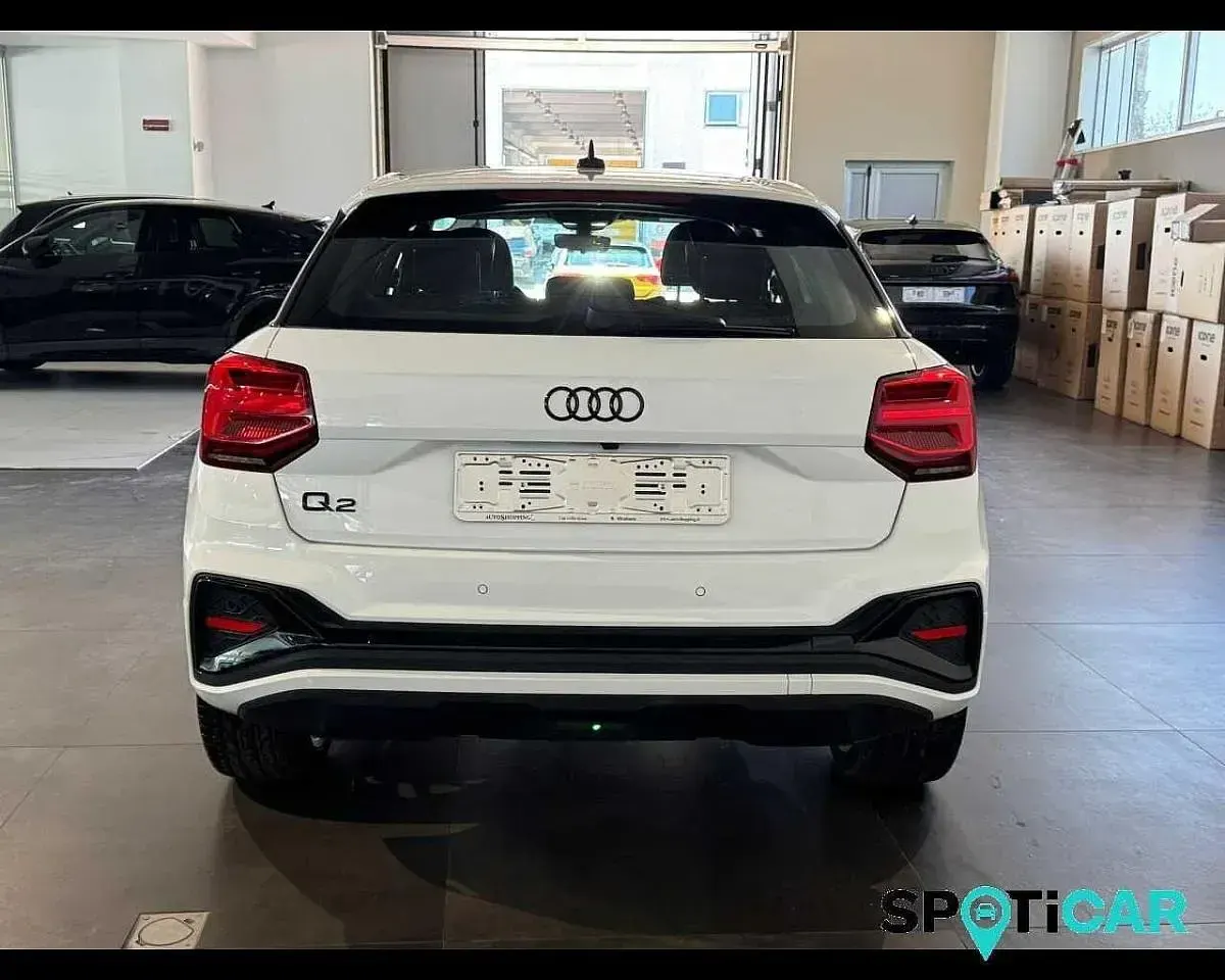 Begagnad Audi Q2 Ambiente 116 HK (85 kW) 2025 Vit SUV