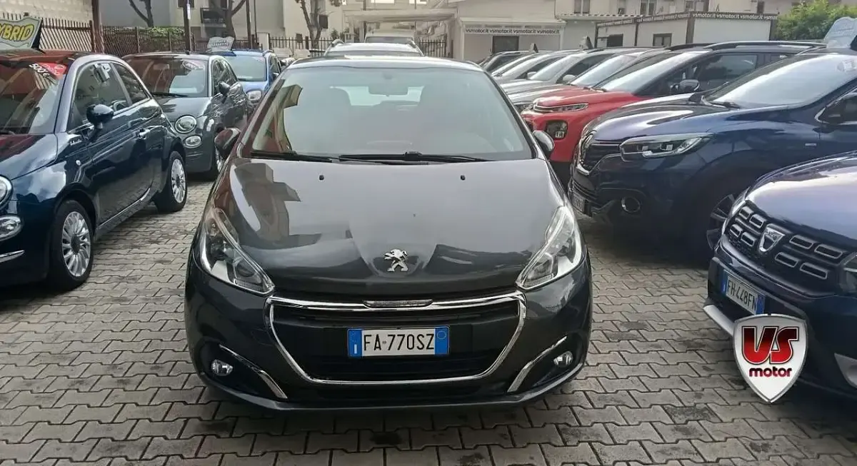 Usata Peugeot 208 Active 82 CV (60 kW) 2015 Grigio Utilitaria