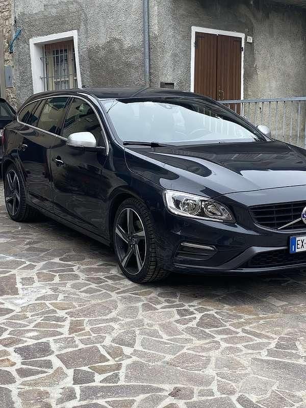 Usata Volvo V60 Kinetic 163 CV (119 kW) 2015 Station wagon