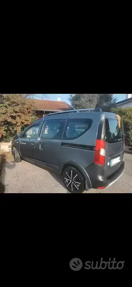 Usata Dacia Dokker Stepway 90 CV (66 kW) 2018 Grigio Monovolume