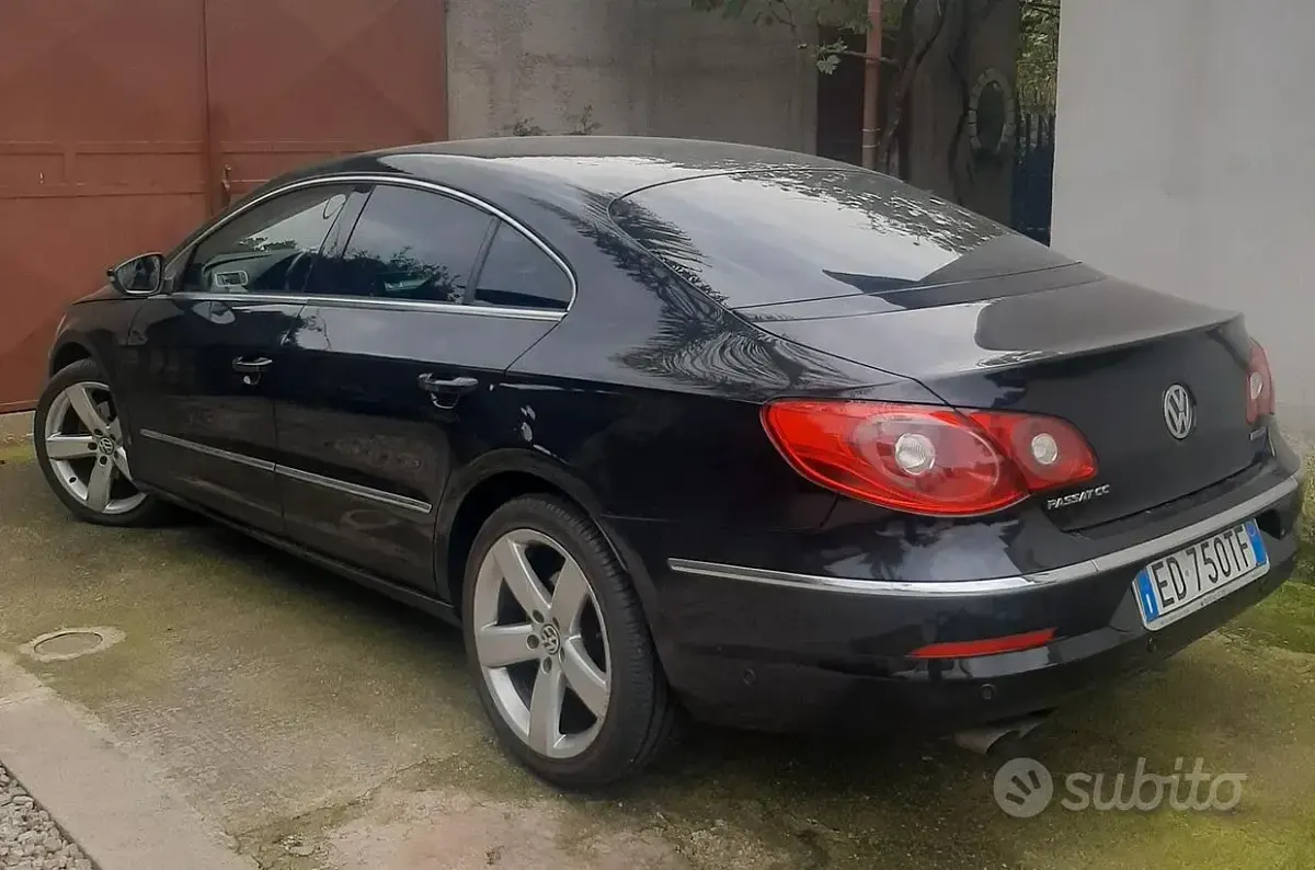 Usata VW Passat 143 CV (105 kW) 2011 Nero Berlina
