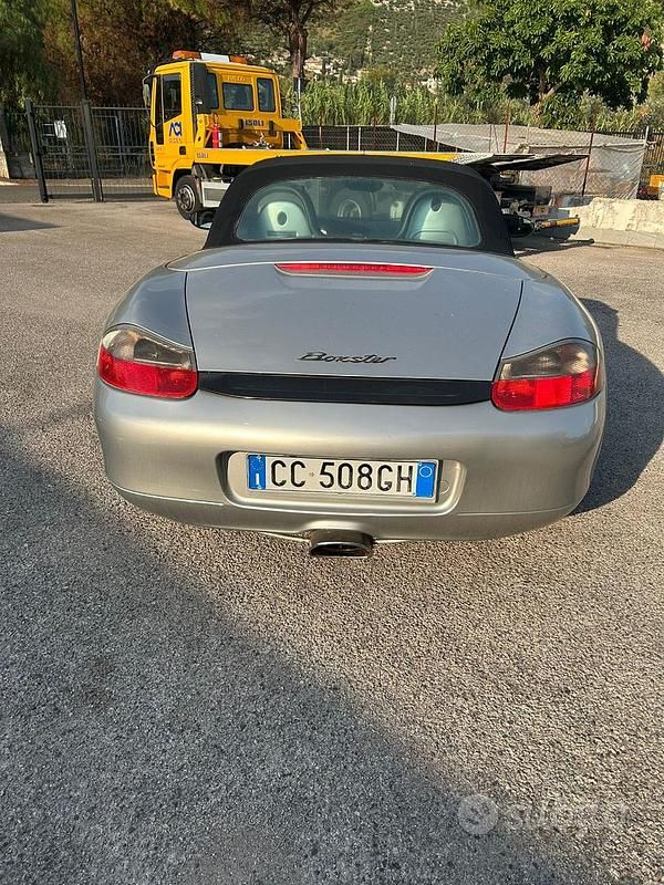 Usata Porsche Boxster 220 CV (161 kW) 2002 Grigio Cabrio