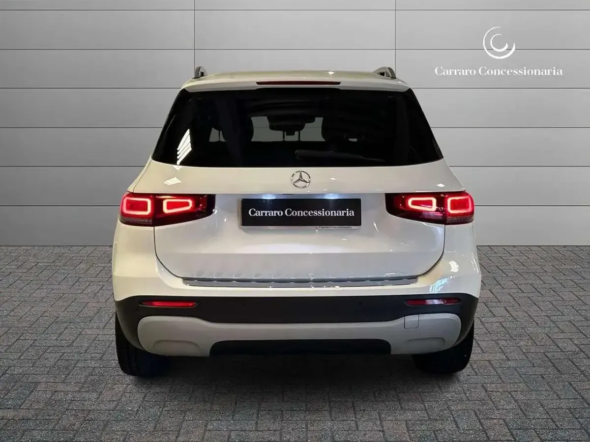 Usata Mercedes GLB200 150 CV (110 kW) 2022 Bianco SUV