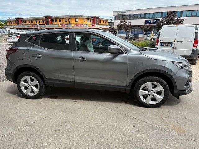 Usata Nissan Qashqai 115 CV (84 kW) 2020 Grigio SUV