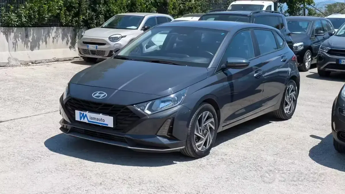 Usata Hyundai i20 68 CV (50 kW) 2024 Grigio Utilitaria