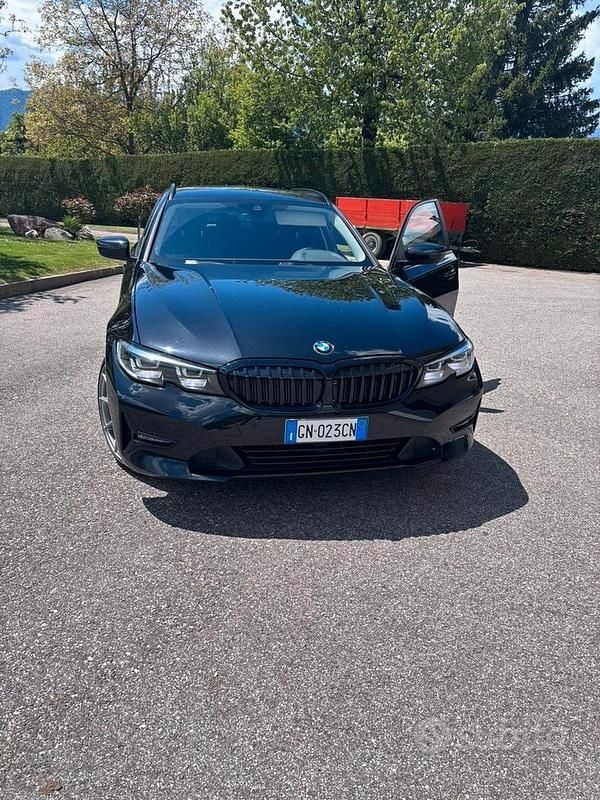 Usata BMW 320 Efficient Dynamics 190 CV (139 kW) 2021 Nero Station wagon