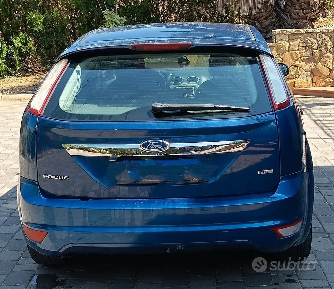 Usata Ford Focus Titanium 116 CV (85 kW) 2008 Bluazzurro Berlina