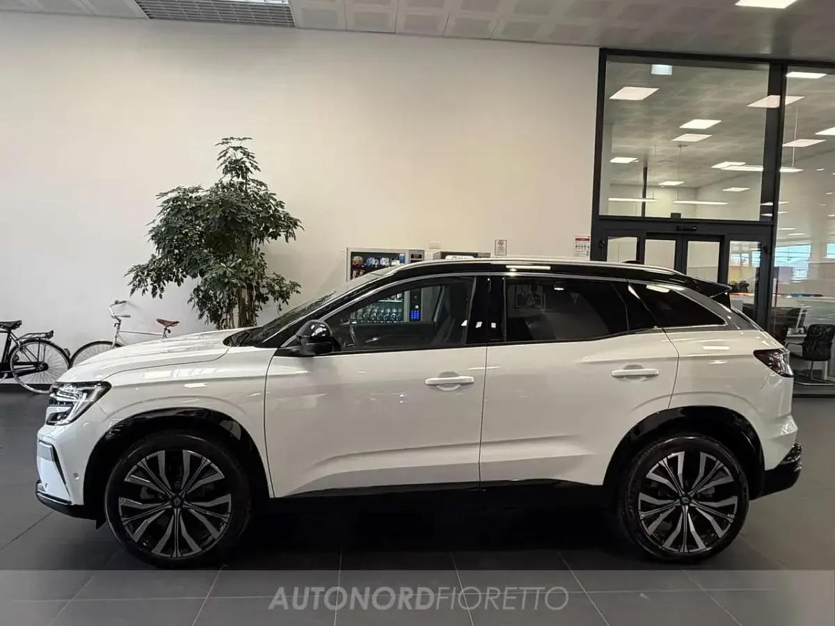 Usata Renault Austral Iconic 200 CV (147 kW) 2024 Bestyle montecarlo (bianco na SUV