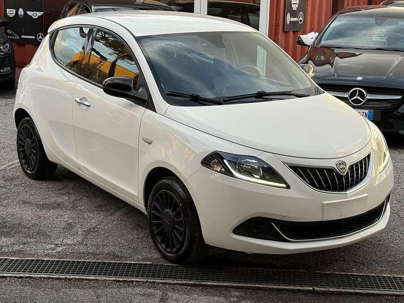 Usata Lancia Ypsilon Silver 69 CV (50 kW) 2022 Other Utilitaria