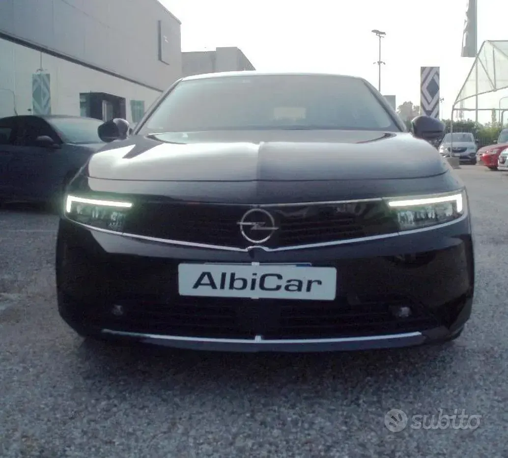 Usata Opel Astra Business 131 CV (96 kW) 2023 Nero Utilitaria