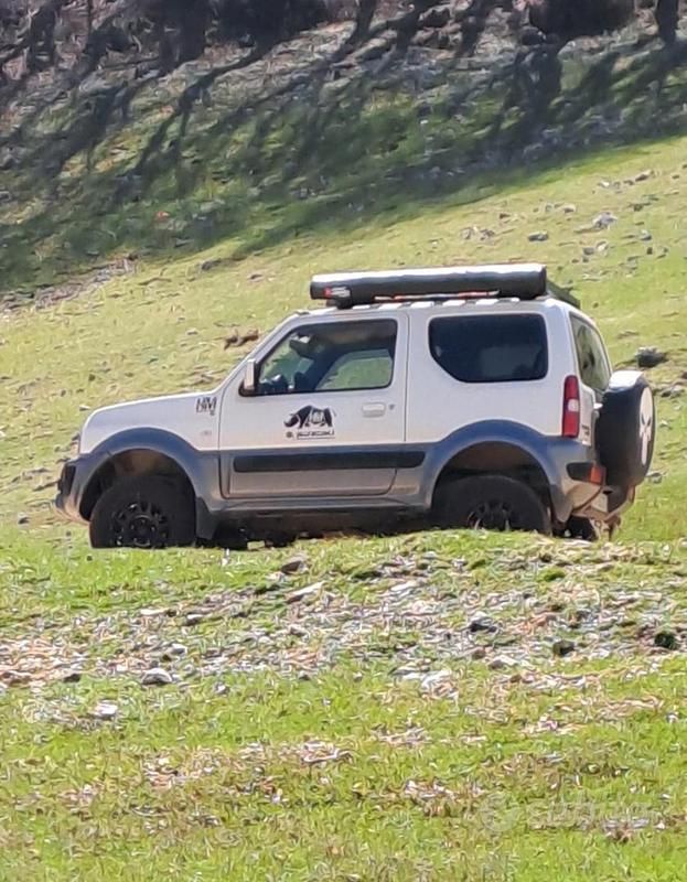 Usata Suzuki Jimny 85 CV (62 kW) 2017 Bianco SUV