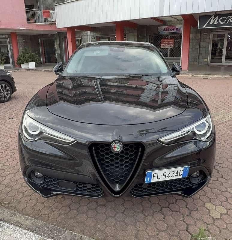 Usata 2017 Alfa Romeo Stelvio Executive SUV | 16.500 € (Super prezzo) - Immagine 1/4
