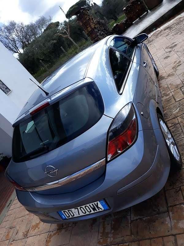 Usata Opel Astra GTC Sport 150 CV (110 kW) 2006 Blu/azzurro Berlina