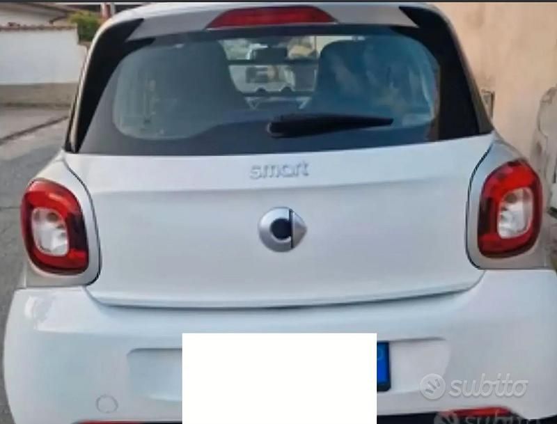 Usata Smart ForFour 75 CV (55 kW) 2017 Bianco Utilitaria