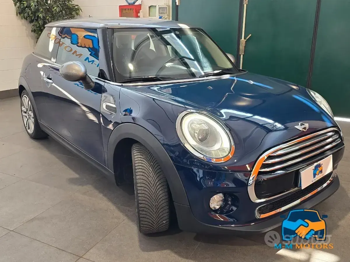 Usata Mini Cooper D Seven 116 CV (85 kW) 2016 Bluazzurro Utilitaria
