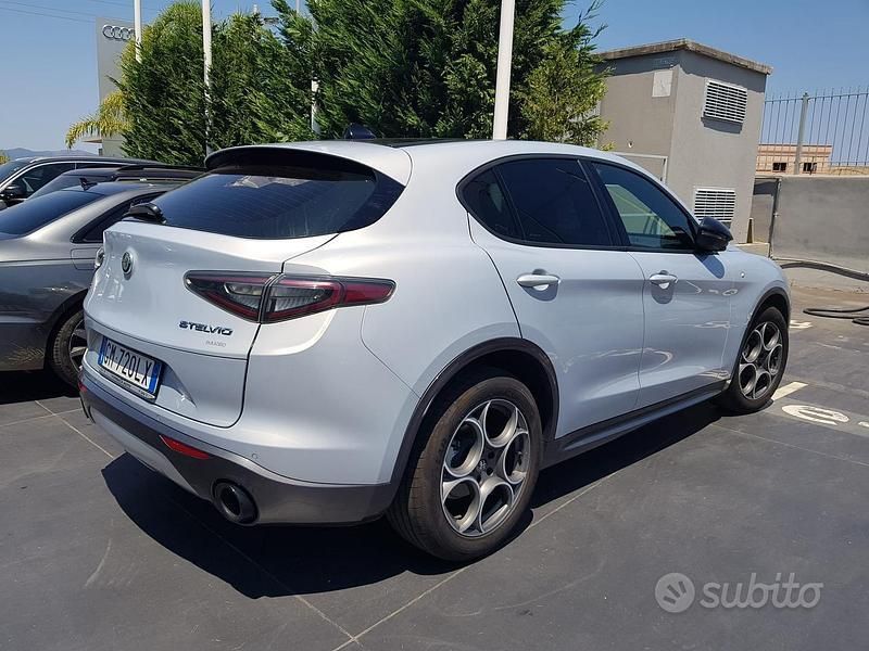 Usata Alfa Romeo Stelvio 210 CV (154 kW) 2023 Grigio SUV