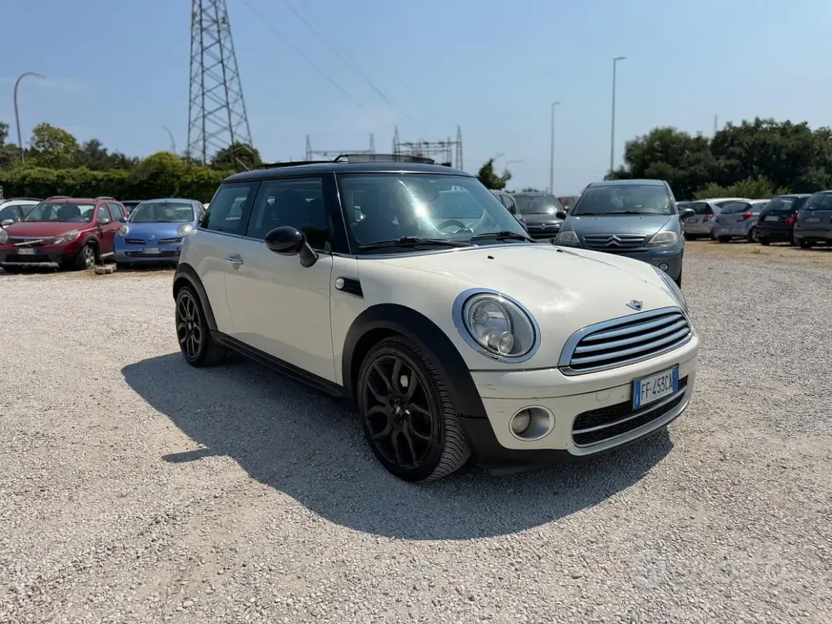 Usata Mini Cooper D Chili 109 CV (80 kW) 2008 Bianco Utilitaria