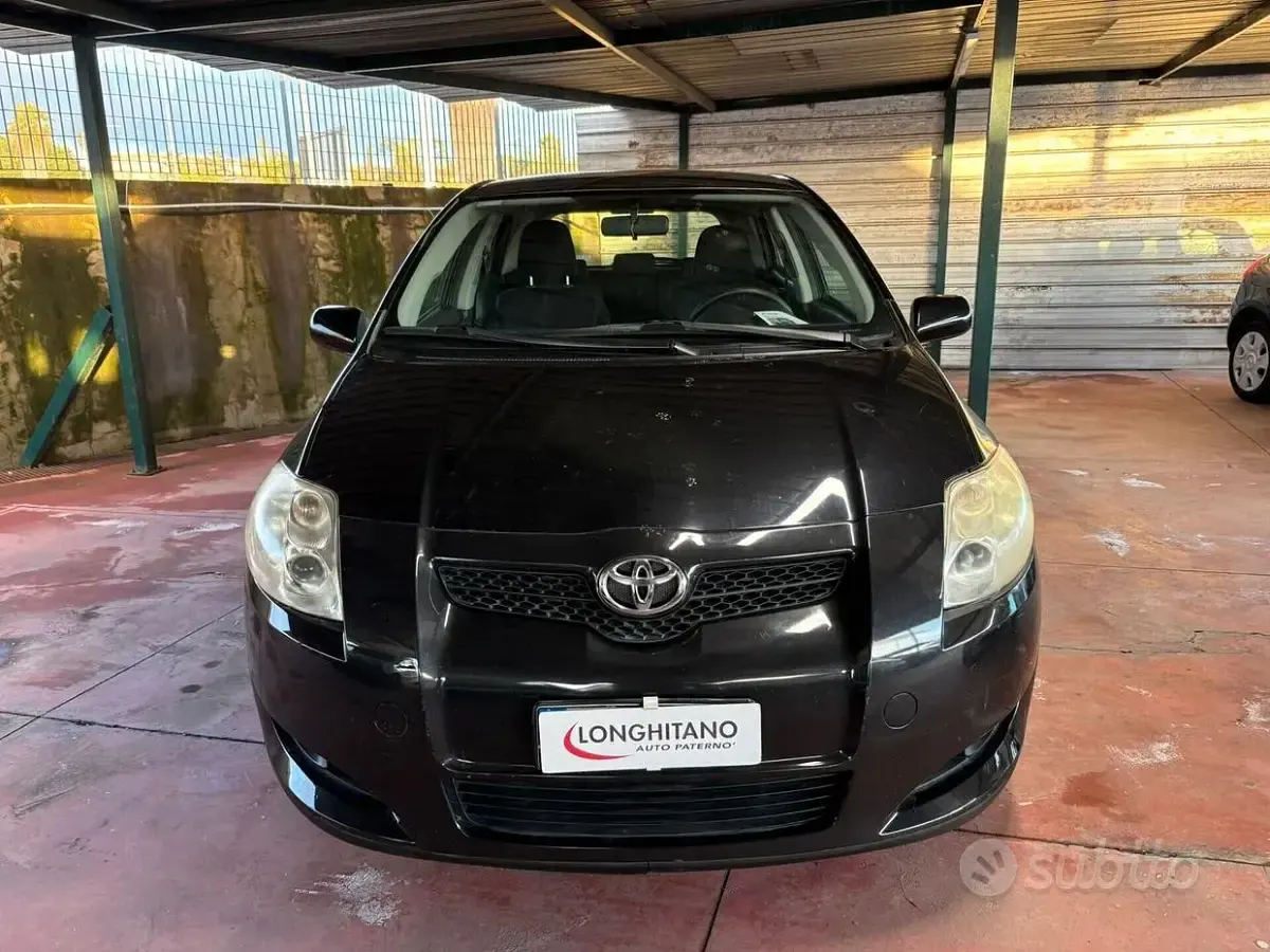 Usata Toyota Auris 90 CV (66 kW) 2007 Nero Utilitaria