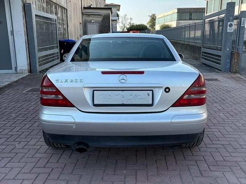 Usata Mercedes SLK200 192 CV (141 kW) 1998 Argento Cabrio