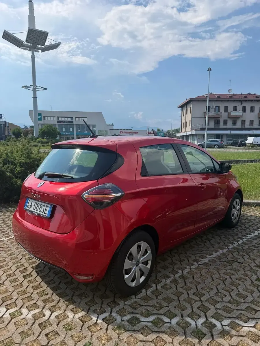 Usata Renault Zoe Life 50 kW (69 CV) 2020 Rosso Utilitaria
