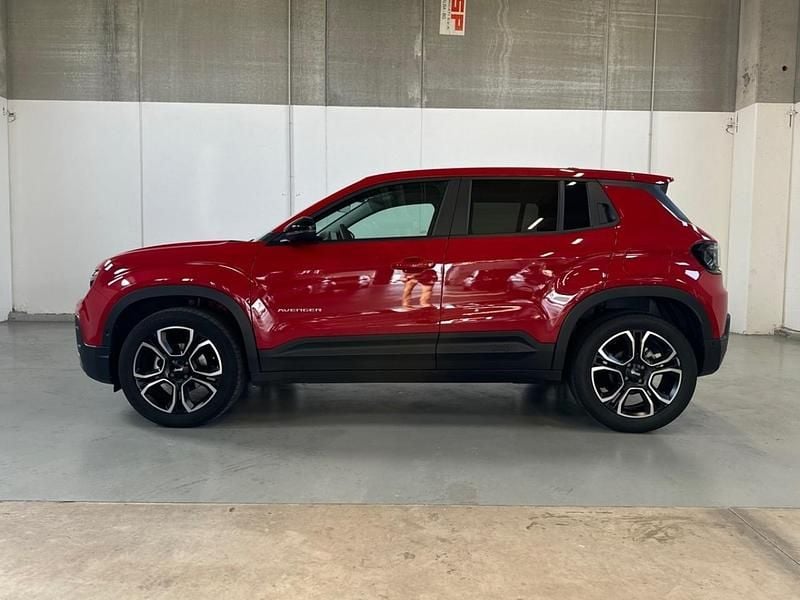Usata Jeep Avenger Summit 101 CV (74 kW) 2024 Rosso SUV