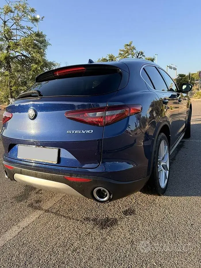 Usata Alfa Romeo Stelvio Executive 210 CV (154 kW) 2018 Bluazzurro SUV