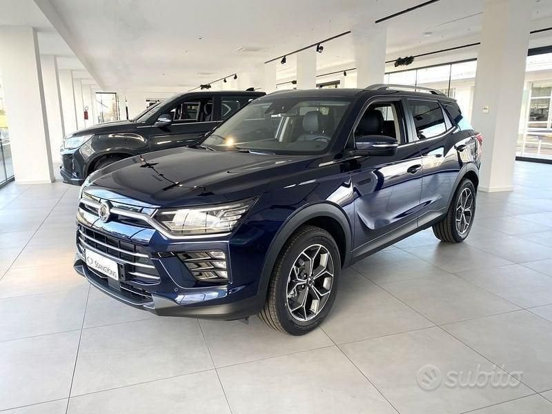Rosso Usata 2024 Ssangyong (KGM) Korando SUV | 26.550 € (Buon prezzo) - Immagine 1/4