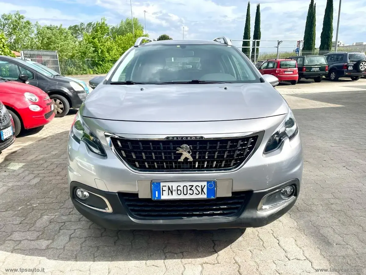 Usata Peugeot 2008 Active 99 CV (72 kW) 2018 Gray SUV