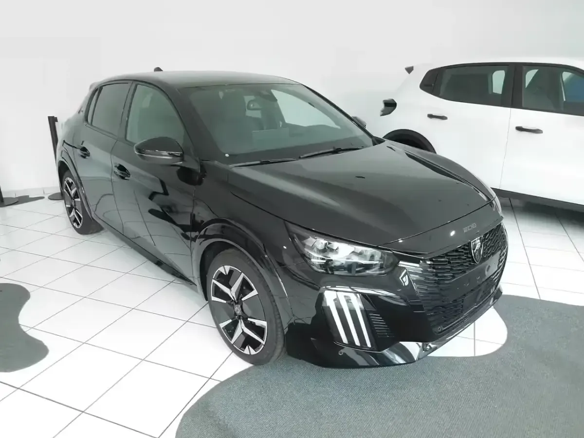 Nuova Peugeot 208 GT 101 CV (74 kW) 2026 Nero Utilitaria
