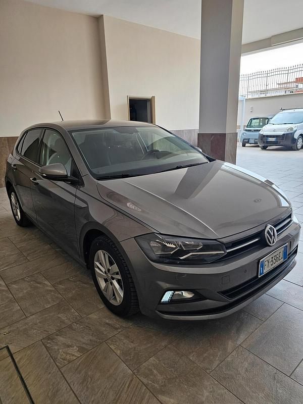 Usata VW Polo Comfortline 89 CV (65 kW) 2019 Grigio Berlina