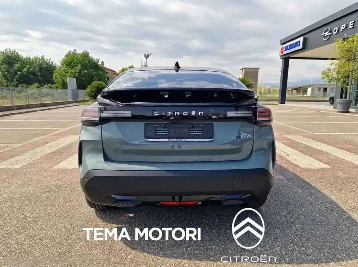 Nuova Citroën e-C4 61 kW (84 CV) 2026 Manhattan green / tetto nero Berlina