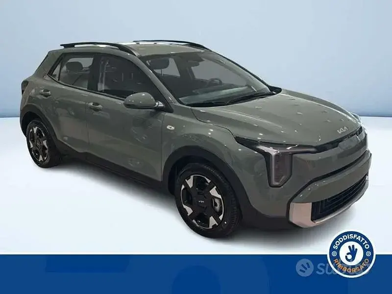 Nuova Kia Stonic Urban 99 CV (72 kW) 2026 Verde SUV