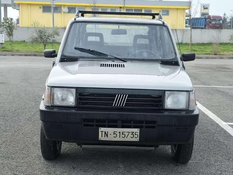 Usata Fiat 750 34 CV (25 kW) 1988 Argento Berlina